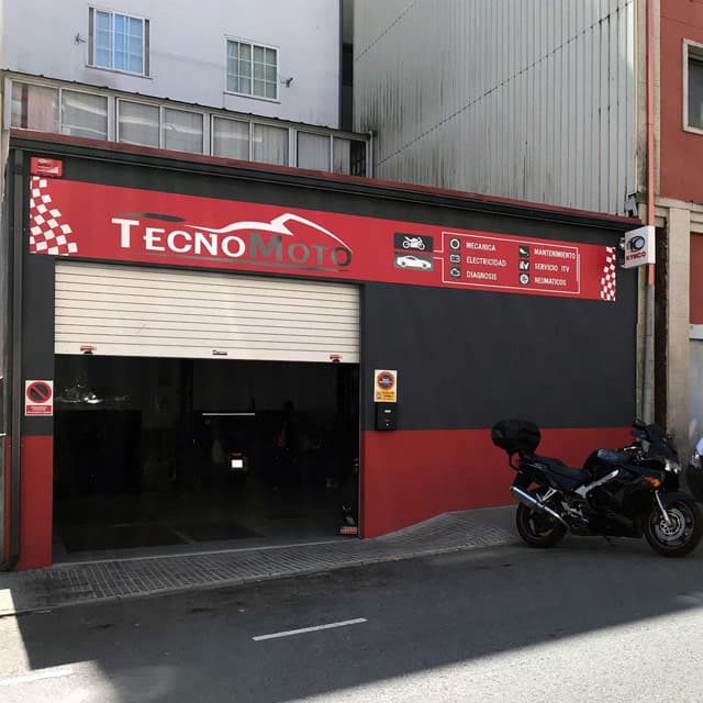 Taller especializado en motos en Ribeira