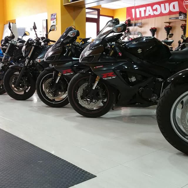Especialistas en mecánica de motos y coches